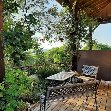 Le Grand Noyer Bed and breakfast