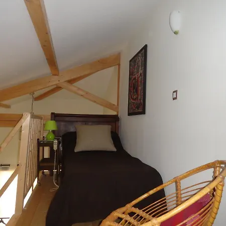 Le Grand Noyer Bed & Breakfast 3*