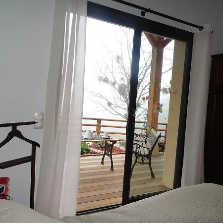 Le Grand Noyer Bed & Breakfast