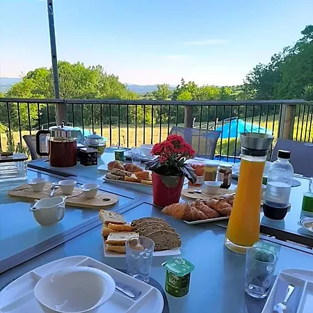 Le Grand Noyer Bed & Breakfast