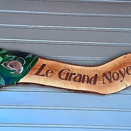 Le Grand Noyer Bed & Breakfast Ambronay