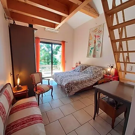 Le Grand Noyer Bed & Breakfast 3*