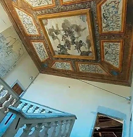Le Grand Noyer Bed & Breakfast 3*