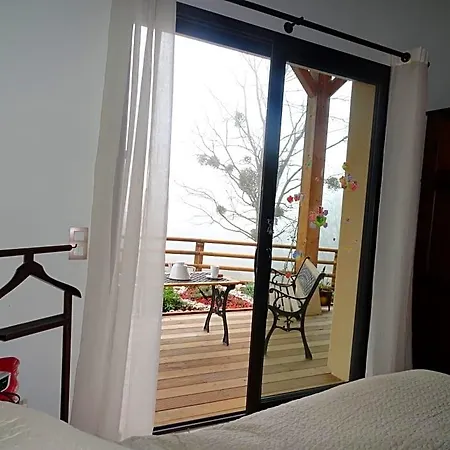Le Grand Noyer Bed & Breakfast 3*