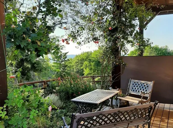 Le Grand Noyer Couette-café